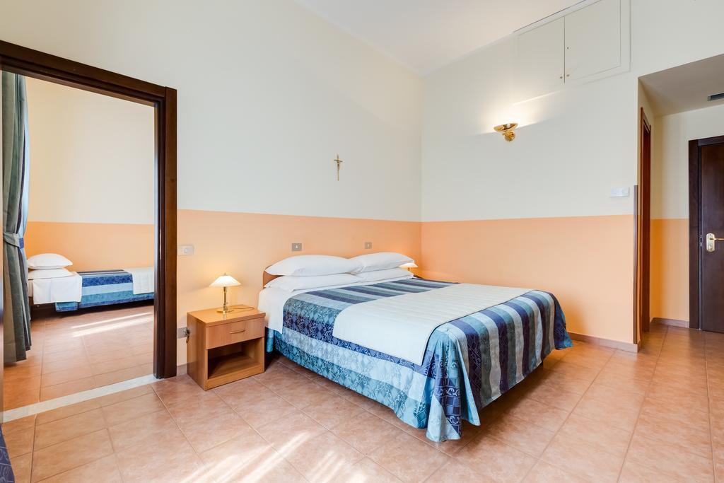 Domus Carmelitana Otel Roma Dış mekan fotoğraf