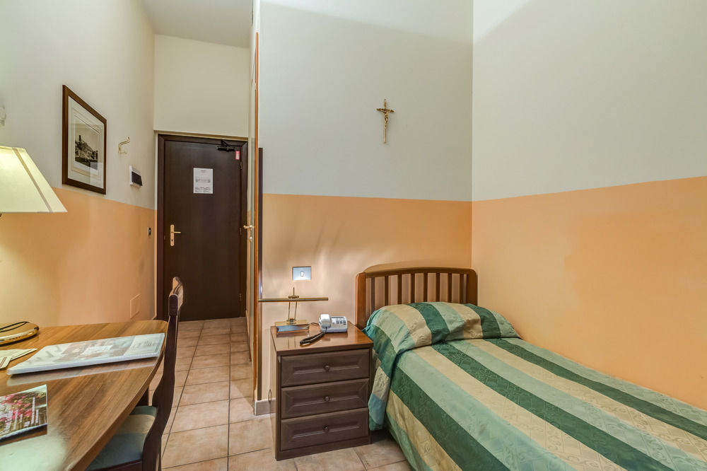 Domus Carmelitana Otel Roma Dış mekan fotoğraf